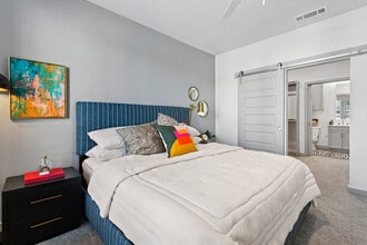 Ennova Fulshear in Fulshear, TX - Foto de edificio - Building Photo