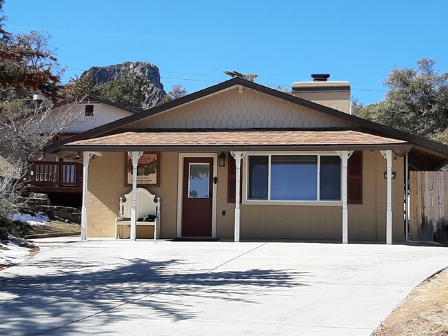 1924 Rocky Dells Dr in Prescott, AZ - Foto de edificio - Building Photo