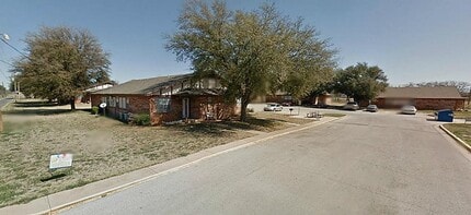 137 Shirley Courts in Breckenridge, TX - Building Photo - Building Photo