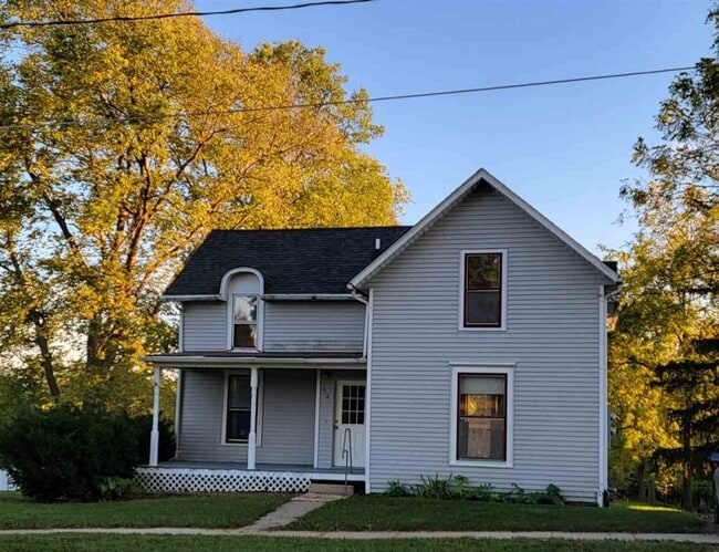 property at 318 W Main St
