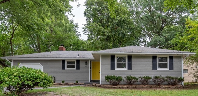 property at 1326 S Belcrest Ave