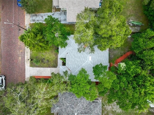 property at 162 6th St NW