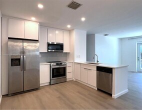 3624 Oak Ave in Miami, FL - Building Photo - Building Photo