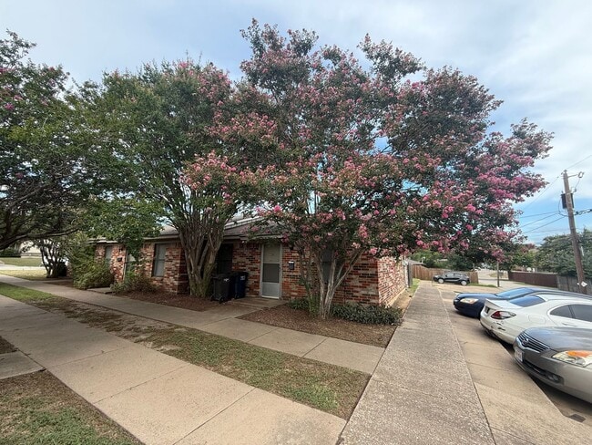 5009 Geddes Ave in Fort Worth, TX - Building Photo - Building Photo