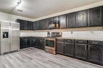 1130 Annie Oakley Dr in Anna, TX - Building Photo - Building Photo