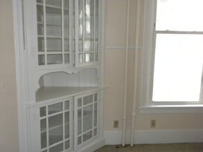 68 Pine St, Unit 1 in Lewiston, ME - Building Photo - Building Photo