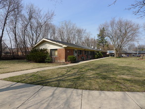 Six Evanston 1BR Townhouses in Evanston, IL - Building Photo - Building Photo