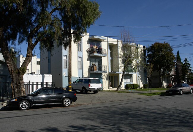 450 Vera Ave in Redwood City, CA - Foto de edificio - Building Photo