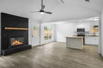 214 W Lakewood Dr in Hattiesburg, MS - Building Photo - Building Photo