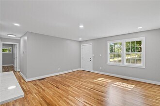 2889 Macon Dr SE in Atlanta, GA - Building Photo - Building Photo