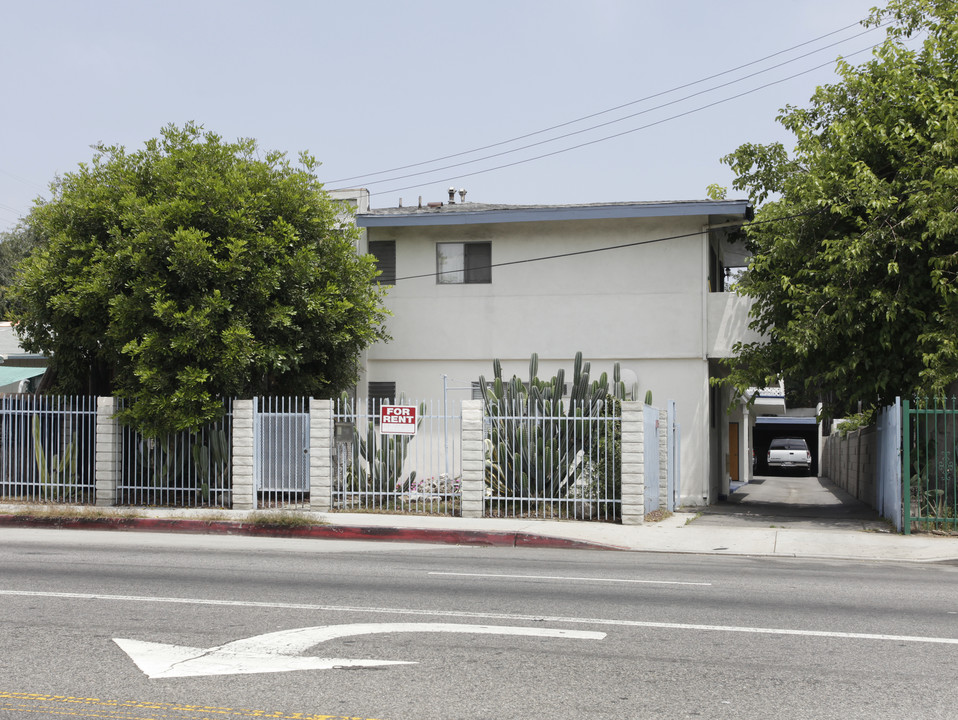 11689 Oxnard St in North Hollywood, CA - Building Photo