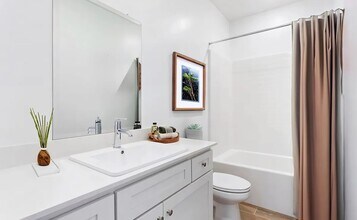 7170 E Amherst Ave in Fresno, CA - Building Photo - Building Photo