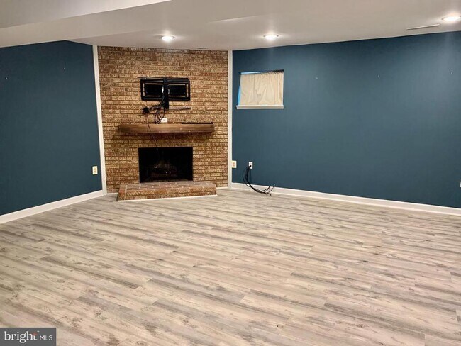 7808 Hyson Park Ct in Falls Church, VA - Building Photo - Building Photo