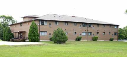 Crescent Apartments in Waukegan, IL - Building Photo - Building Photo