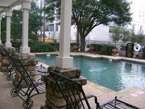 2201 Wolf St in Dallas, TX - Building Photo - Building Photo