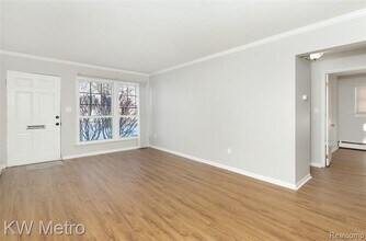 2817 W 13 Mile Rd in Royal Oak, MI - Building Photo - Building Photo