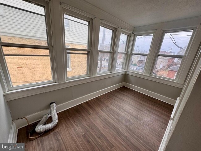 110 W Main St in Waynesboro, PA - Building Photo - Building Photo