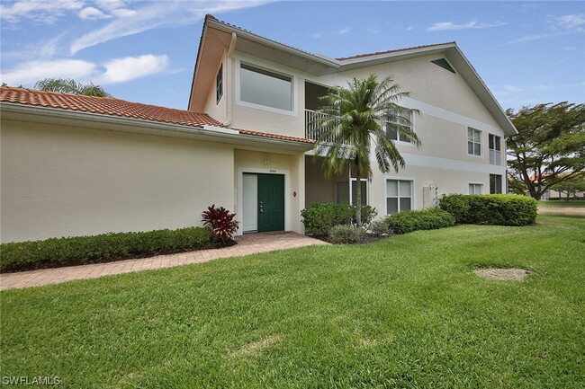 5615 Northboro Dr in Naples, FL - Foto de edificio - Building Photo