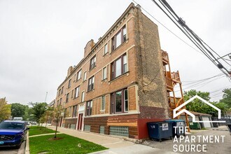 1349 N Washtenaw Ave in Chicago, IL - Building Photo - Building Photo