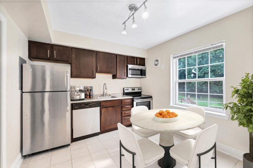 Falkland Chase* in Silver Spring, MD - Building Photo