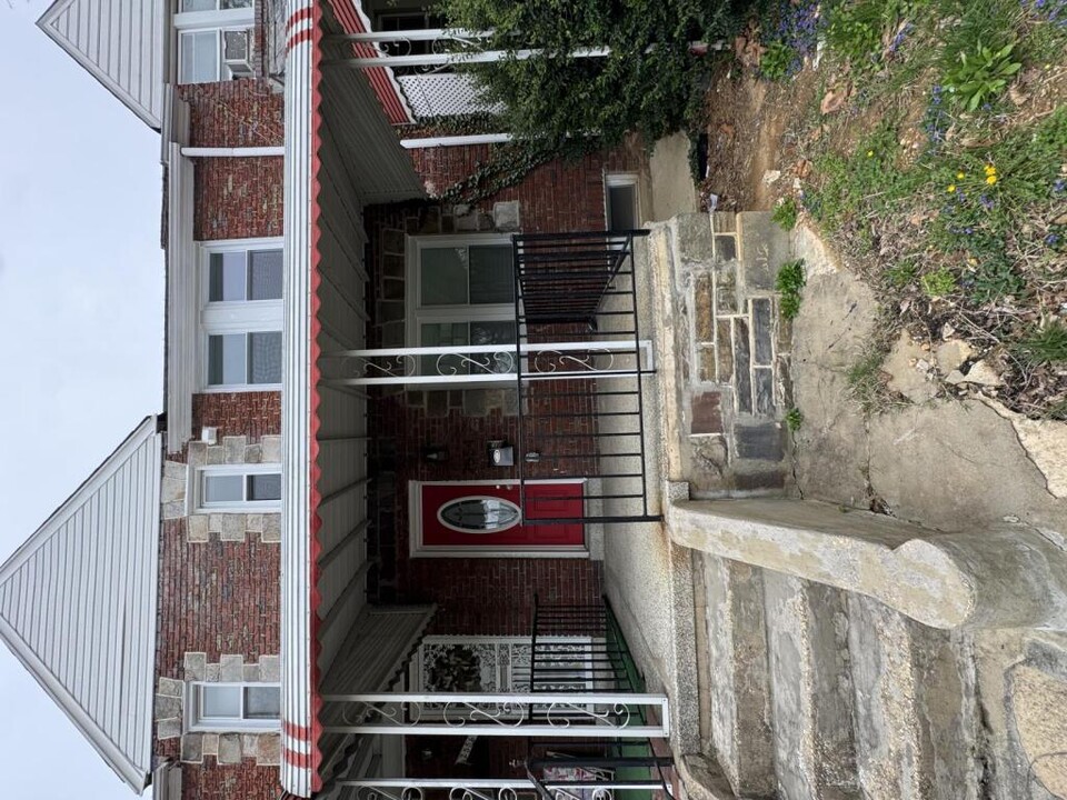 2554 Harlem Ave in Baltimore, MD - Building Photo