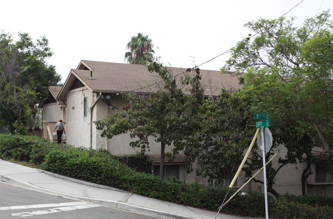 Vista De Oro Apartments in San Diego, CA - Building Photo - Building Photo