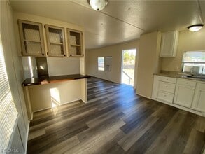 7877 Suncoast Dr in North Fort Myers, FL - Building Photo - Building Photo