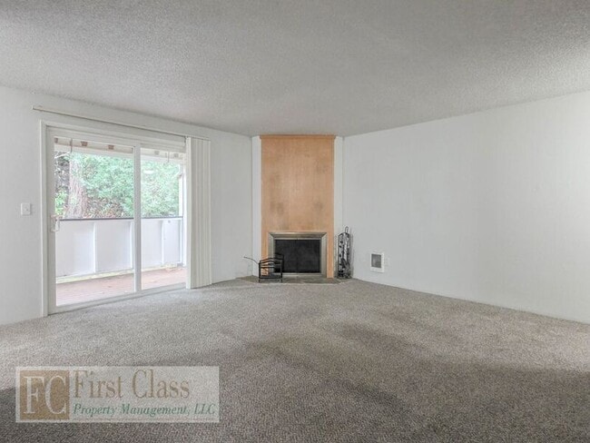 3648 SW Beaverton Hillsdale Hwy in Portland, OR - Building Photo - Building Photo