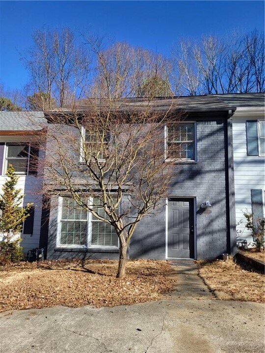 1731 Twin Brooks Dr SE in Marietta, GA - Building Photo