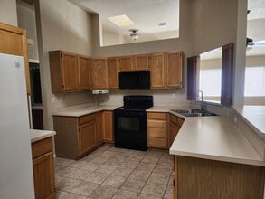 2262 La Paloma Dr in Las Cruces, NM - Building Photo - Building Photo