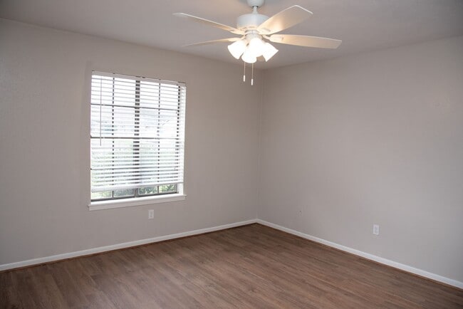 property at 811 San Saba Dr