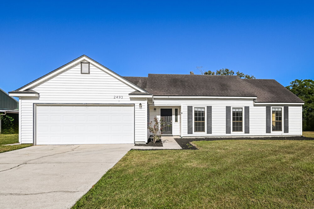 2493 Bluffton Dr in Jacksonville, FL - Foto de edificio