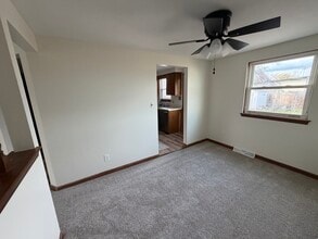 1328 D'Angelo Drive, Unit Right in North Tonawanda, NY - Building Photo - Building Photo