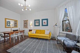 2148 W Belle Plaine Ave in Chicago, IL - Building Photo - Building Photo