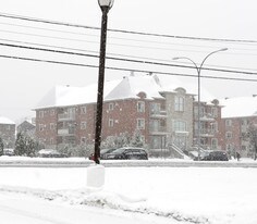 4310 des Sources in Montréal, QC - Building Photo