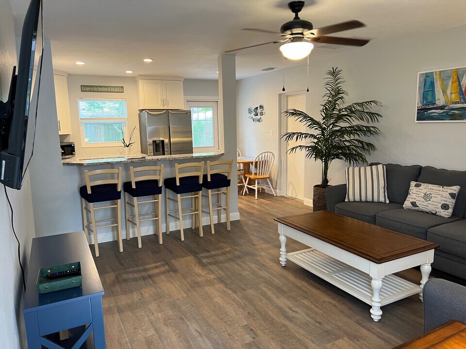 5137 100th Way N in St. Petersburg, FL - Building Photo