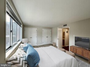 10312 Rockville Pike in North Bethesda, MD - Building Photo - Building Photo