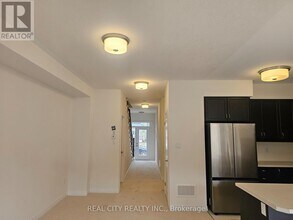 48 Mckernan Ave. in Brantford, ON - Building Photo - Building Photo