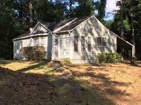 227 Goldie Dr SE in Marietta, GA - Building Photo