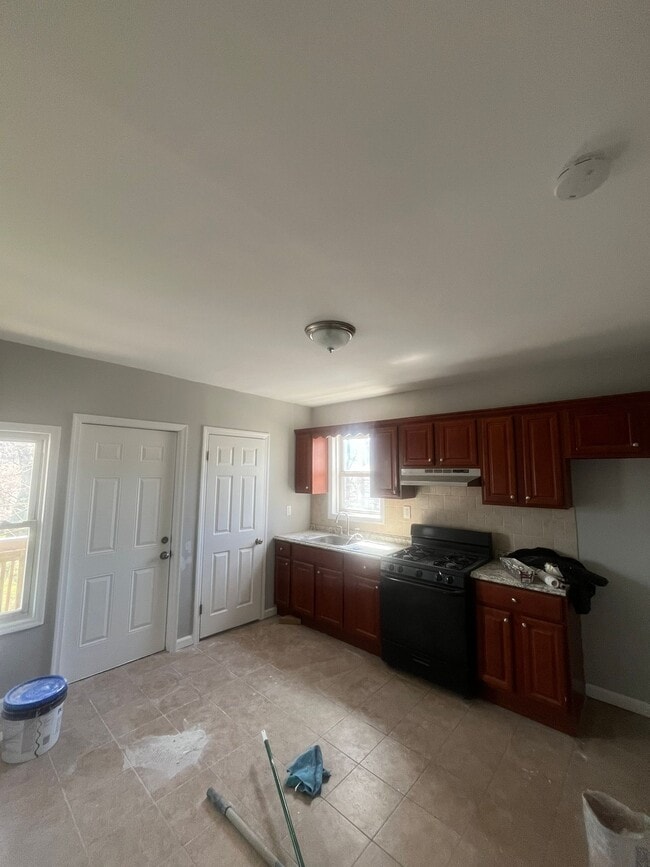 186 Matthew St, Unit 1 in Orange, NJ - Building Photo - Building Photo