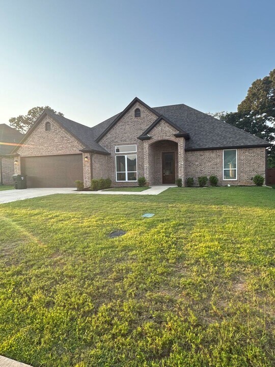 11754 Jayden Ln in Tyler, TX - Foto de edificio