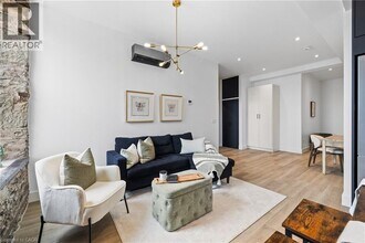 163 Main St E in Milton, ON - Building Photo - Building Photo