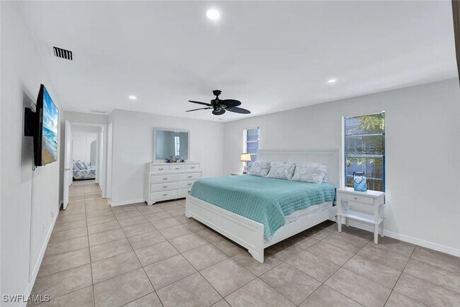 724 102nd Ave N in Naples, FL - Building Photo - Building Photo