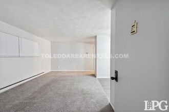 6020 Secor Rd in Toledo, OH - Building Photo - Building Photo