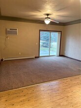 3117 W Glenpark Dr, Unit 3 in Appleton, WI - Building Photo - Building Photo