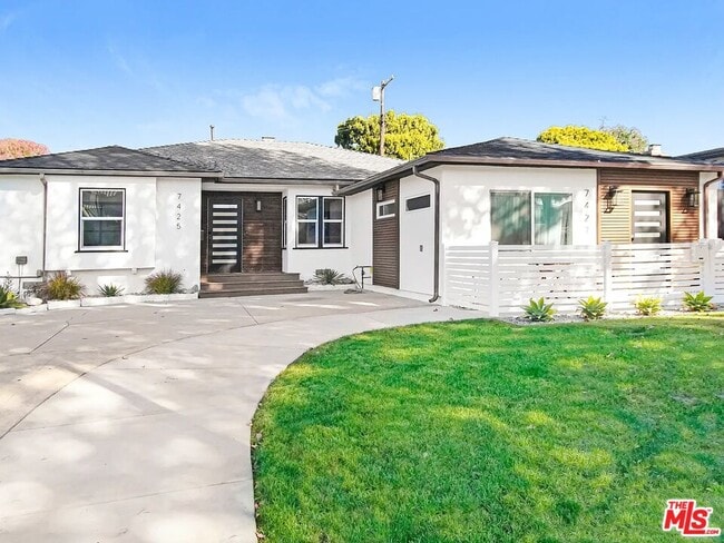 property at 7425 W 88th Pl