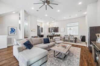 1044 W 15th 1/2 St in Houston, TX - Building Photo - Building Photo