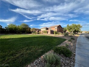 9991 Pimera Alta St in Las Vegas, NV - Building Photo - Building Photo