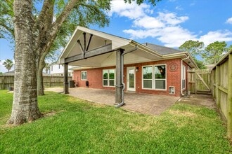 146 Bayou Bend Dr in League City, TX - Building Photo - Building Photo