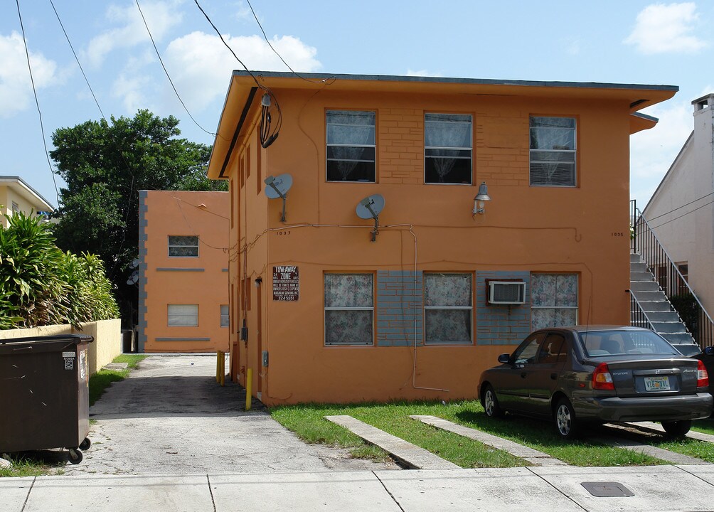 1035 SW 4th St in Miami, FL - Building Photo